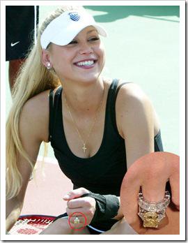 Anna-Kournikova-yellow-diamond-ring