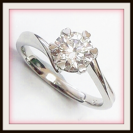 1.07ct EVVS2 Round Brilliant Cut Custom Platinum Engagement Ring Love